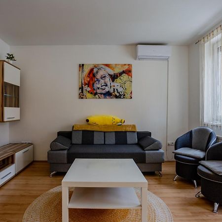 Appartement Six Corners - Sunny Corner à Pécs Extérieur photo
